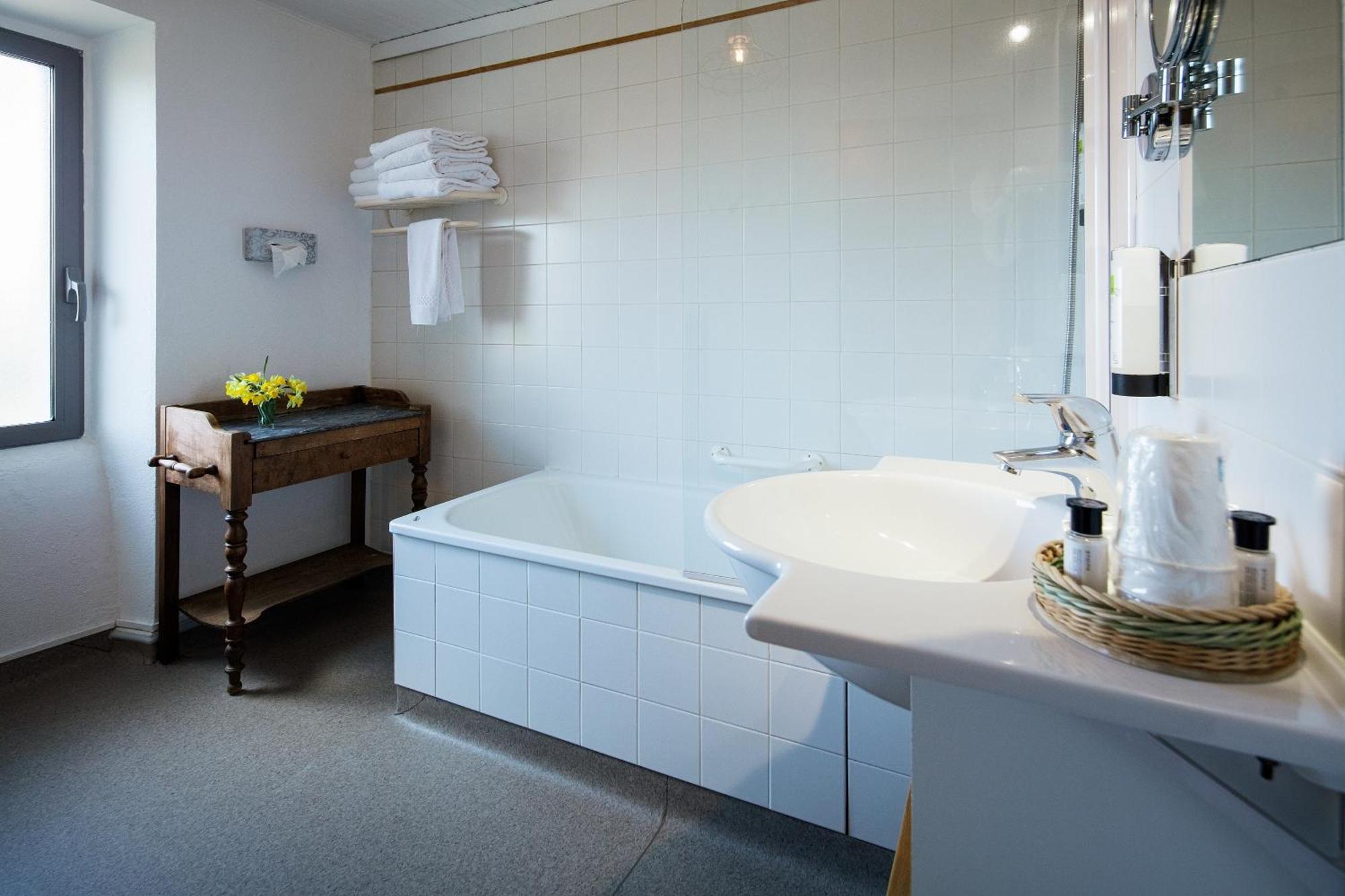 Hotel Restaurant De La Poste Et La Grange Detente, Espace Bien-Etre Châteauneuf-de-Randon Pokój zdjęcie