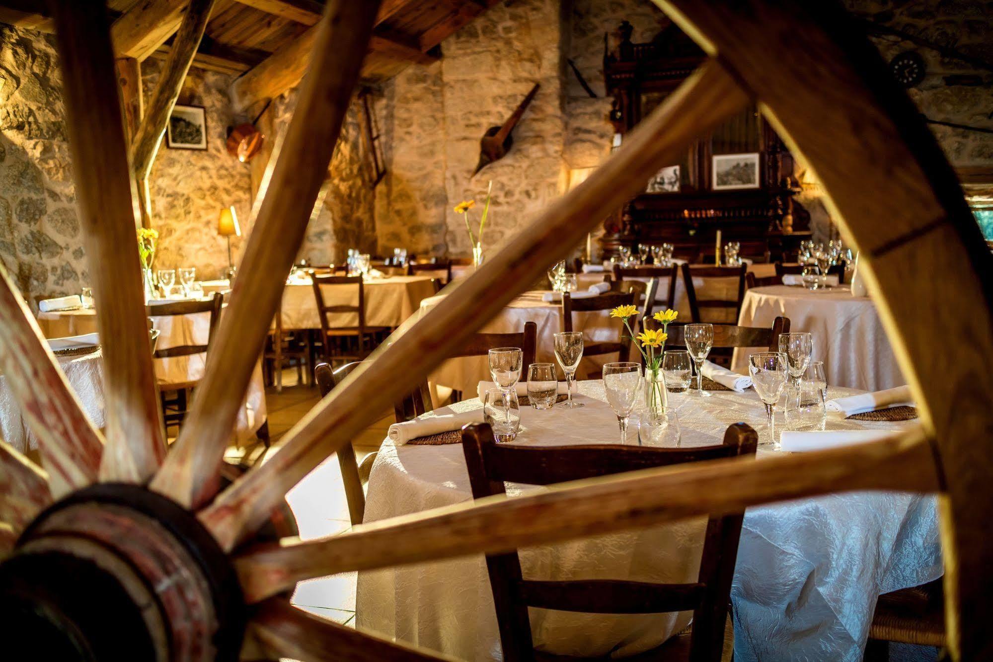 Hotel Restaurant De La Poste Et La Grange Detente, Espace Bien-Etre Châteauneuf-de-Randon Zewnętrze zdjęcie